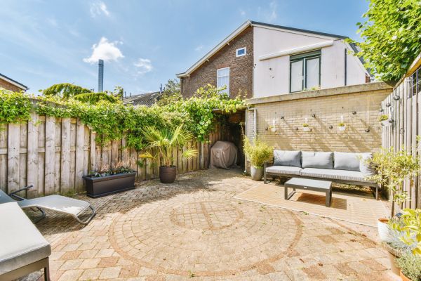 Cost of Courtyard Patio Service in Nashville